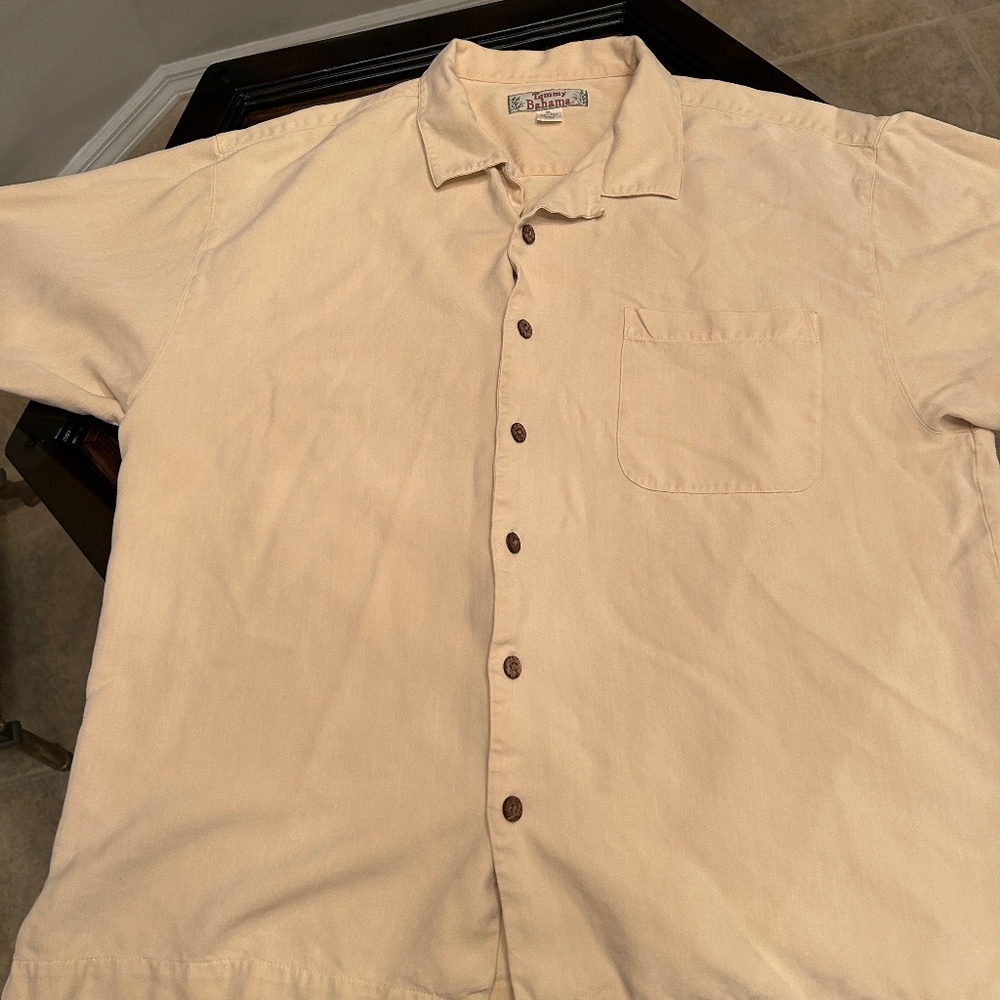 Tommy Bahama 100% Silk Mens Casual shirt Size XL